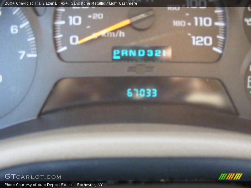 Sandstone Metallic / Light Cashmere 2004 Chevrolet TrailBlazer LT 4x4