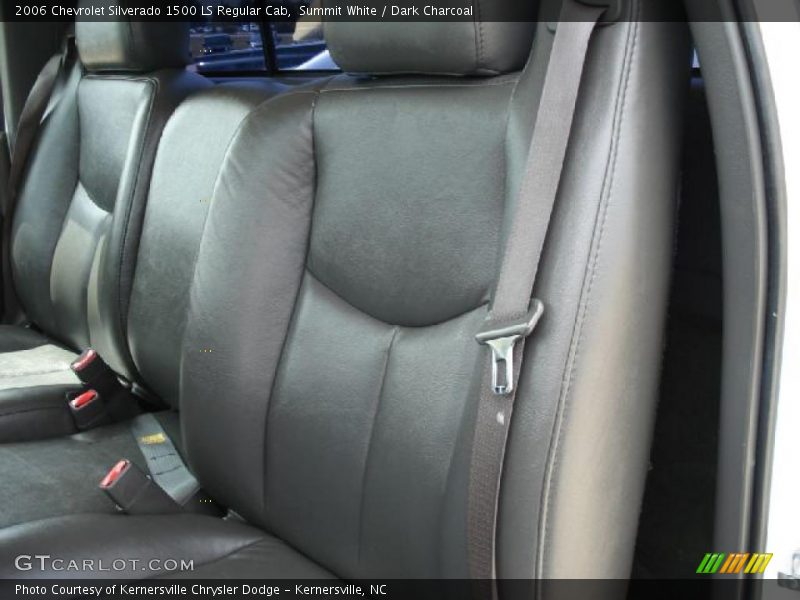 Summit White / Dark Charcoal 2006 Chevrolet Silverado 1500 LS Regular Cab