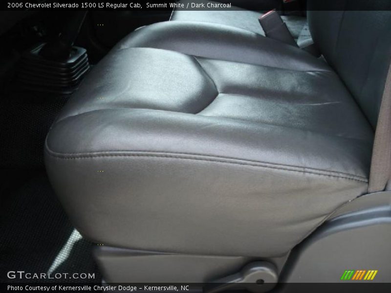Summit White / Dark Charcoal 2006 Chevrolet Silverado 1500 LS Regular Cab