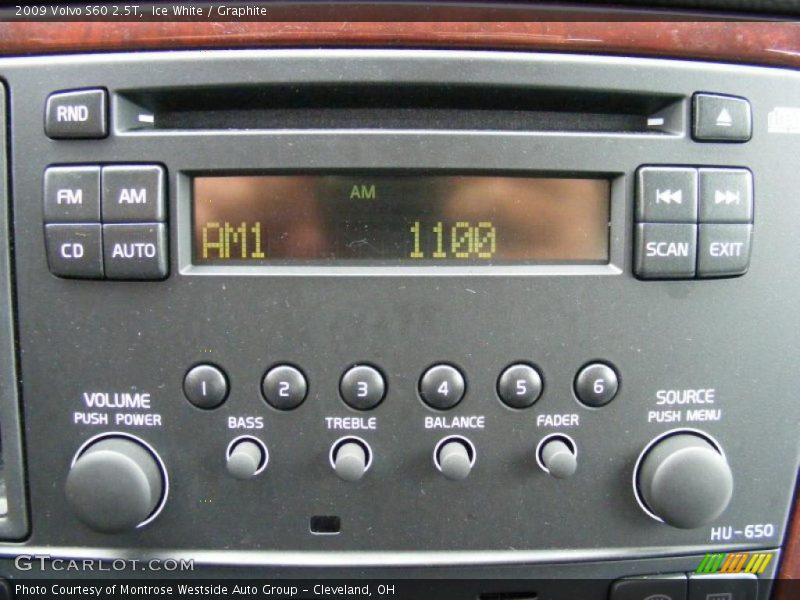 Ice White / Graphite 2009 Volvo S60 2.5T