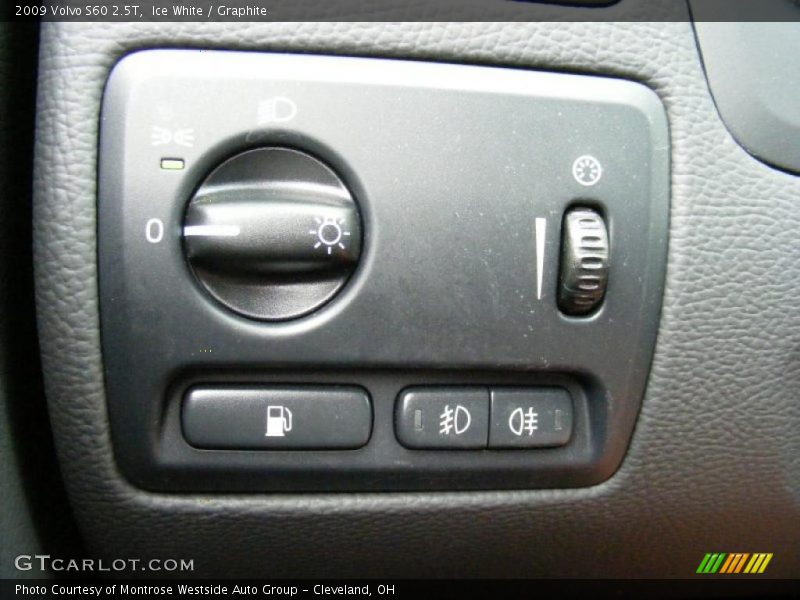 Ice White / Graphite 2009 Volvo S60 2.5T