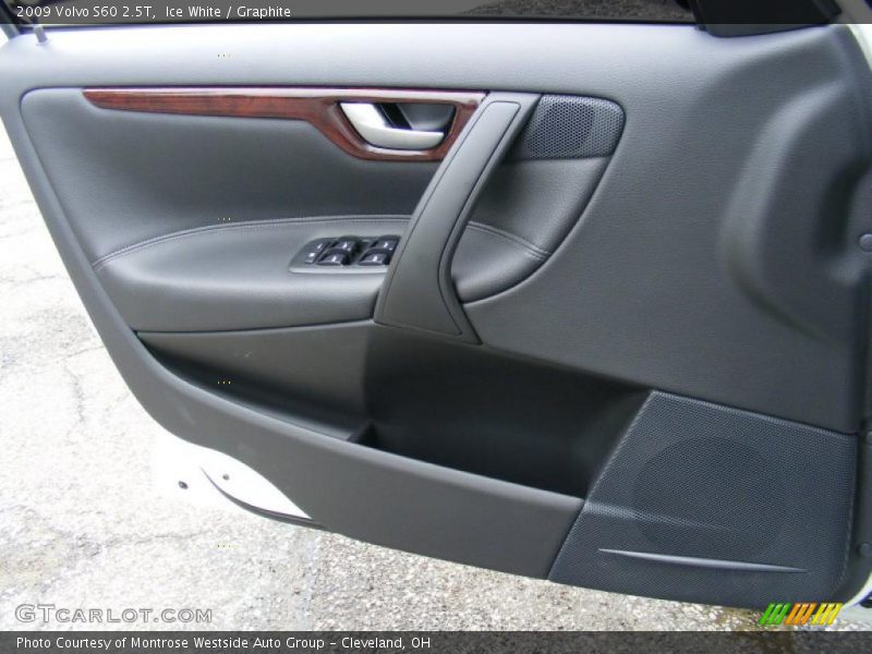 Ice White / Graphite 2009 Volvo S60 2.5T