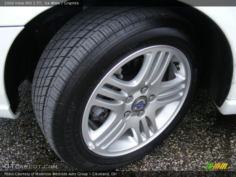 Ice White / Graphite 2009 Volvo S60 2.5T