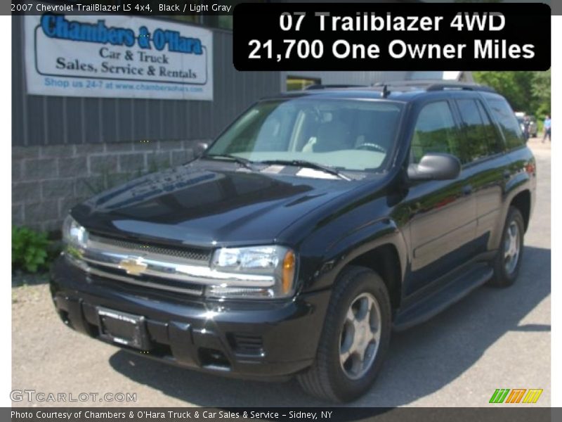 Black / Light Gray 2007 Chevrolet TrailBlazer LS 4x4