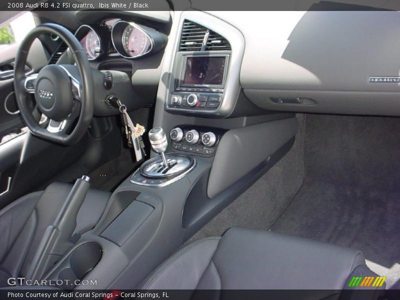 Ibis White / Black 2008 Audi R8 4.2 FSI quattro