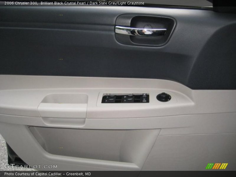 Brilliant Black Crystal Pearl / Dark Slate Gray/Light Graystone 2006 Chrysler 300