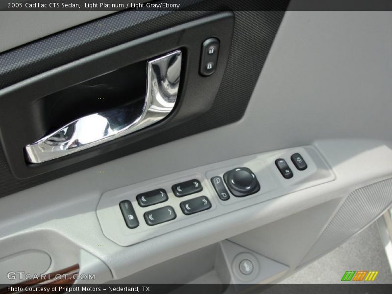 Light Platinum / Light Gray/Ebony 2005 Cadillac CTS Sedan