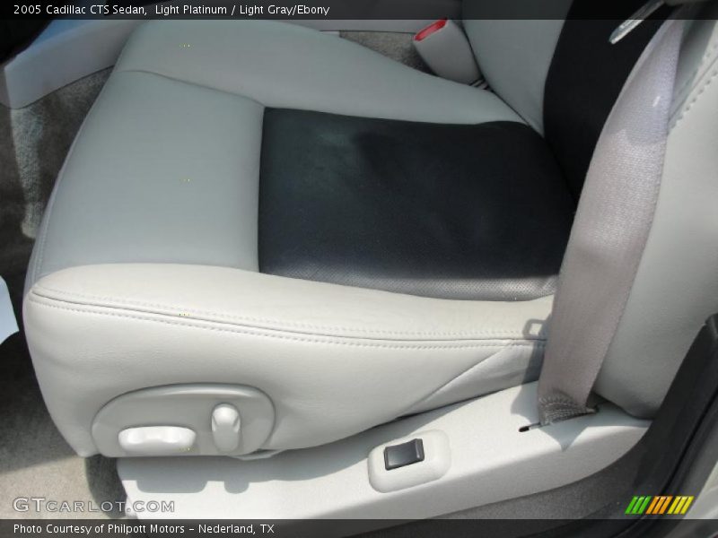 Light Platinum / Light Gray/Ebony 2005 Cadillac CTS Sedan