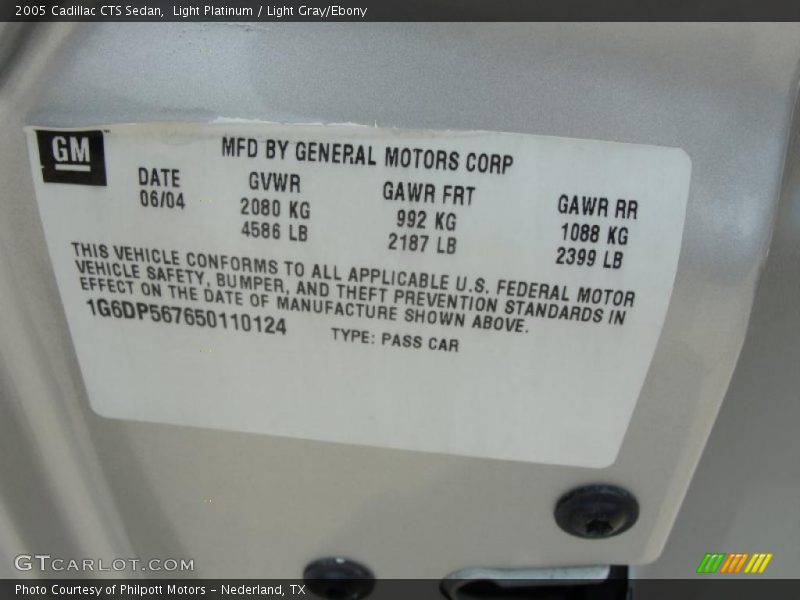 Light Platinum / Light Gray/Ebony 2005 Cadillac CTS Sedan