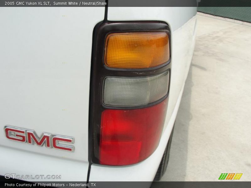 Summit White / Neutral/Shale 2005 GMC Yukon XL SLT