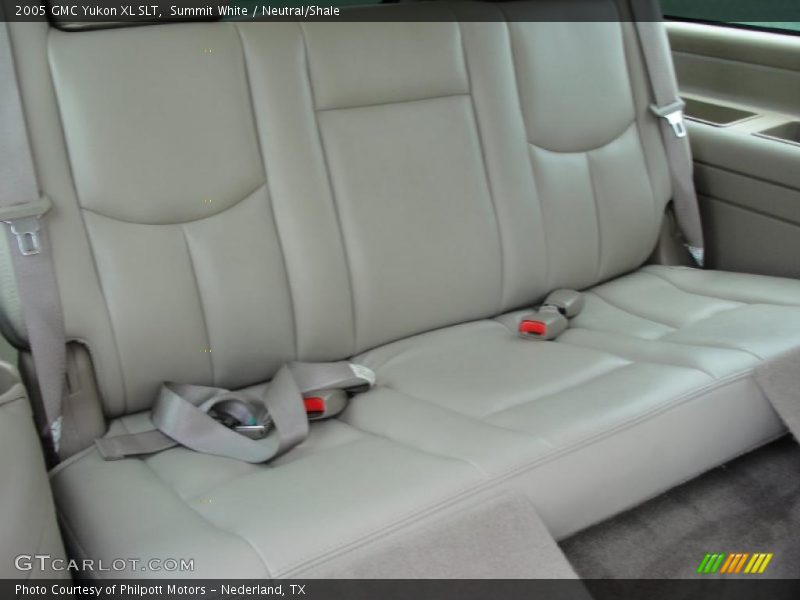 Summit White / Neutral/Shale 2005 GMC Yukon XL SLT