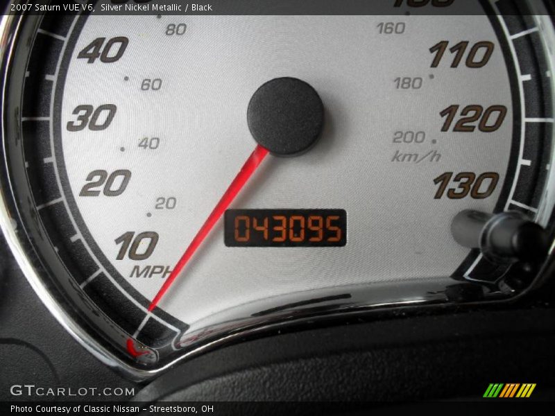 Silver Nickel Metallic / Black 2007 Saturn VUE V6