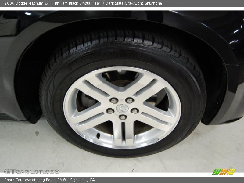 Brilliant Black Crystal Pearl / Dark Slate Gray/Light Graystone 2006 Dodge Magnum SXT