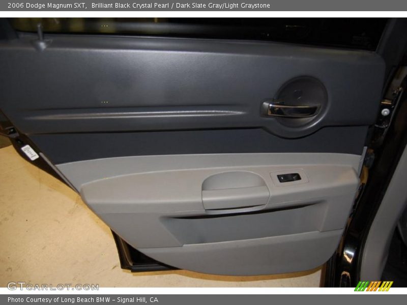 Brilliant Black Crystal Pearl / Dark Slate Gray/Light Graystone 2006 Dodge Magnum SXT