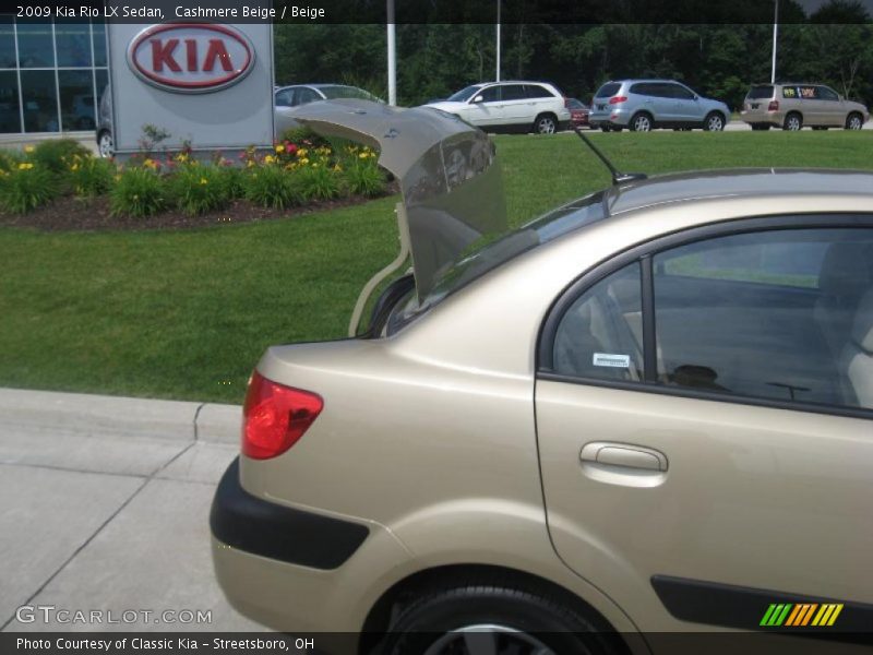 Cashmere Beige / Beige 2009 Kia Rio LX Sedan