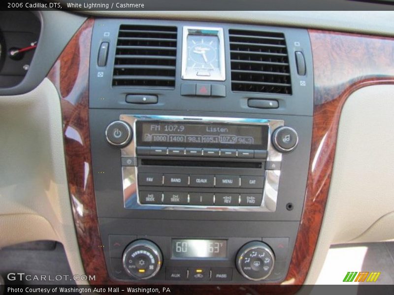 White Lightning / Cashmere 2006 Cadillac DTS