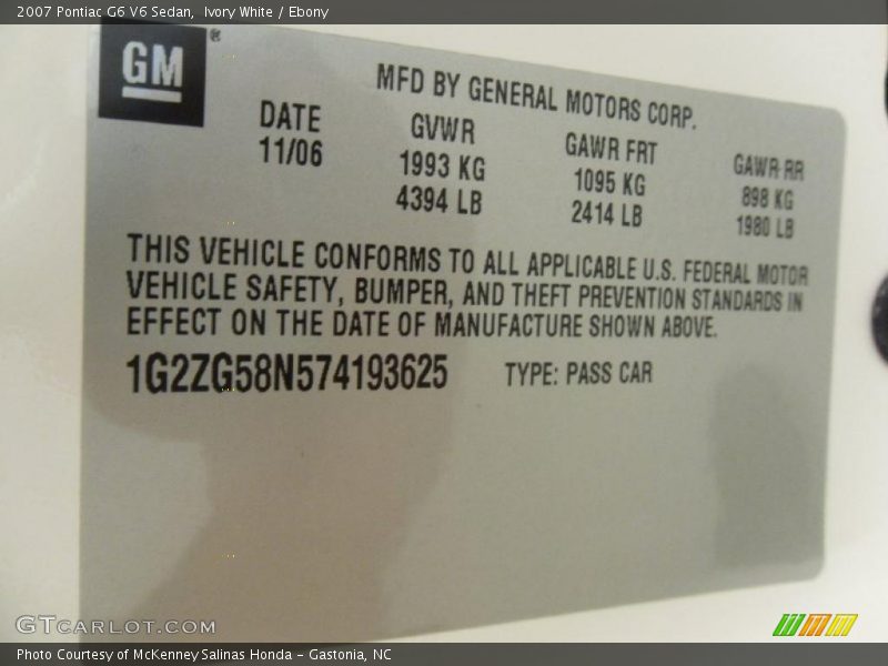 Ivory White / Ebony 2007 Pontiac G6 V6 Sedan