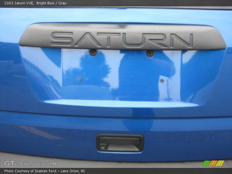 Bright Blue / Gray 2003 Saturn VUE