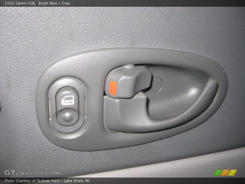Bright Blue / Gray 2003 Saturn VUE