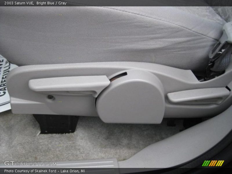 Bright Blue / Gray 2003 Saturn VUE