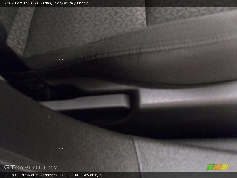 Ivory White / Ebony 2007 Pontiac G6 V6 Sedan