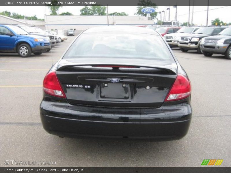 Black / Medium Graphite 2004 Ford Taurus SE Sedan