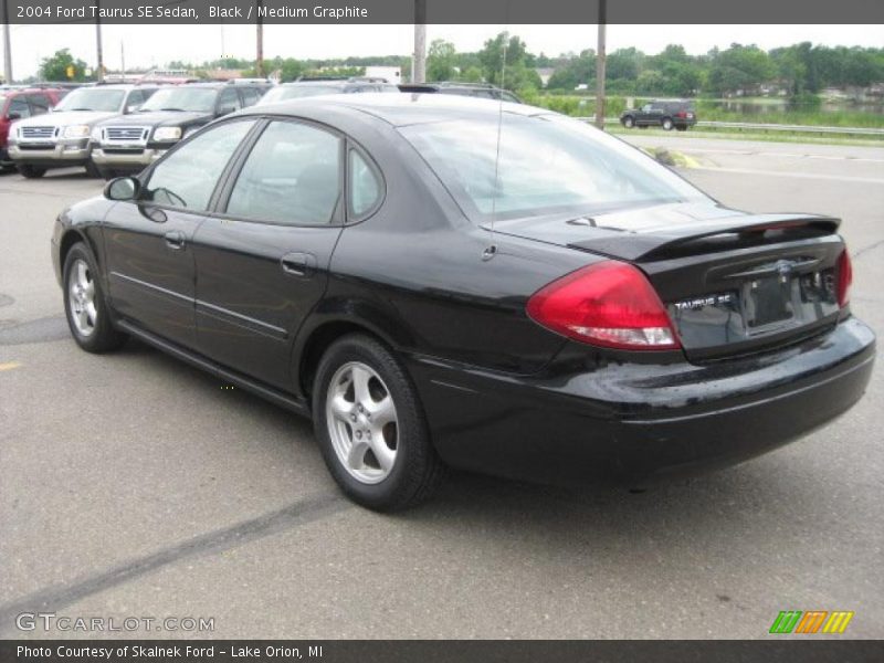 Black / Medium Graphite 2004 Ford Taurus SE Sedan