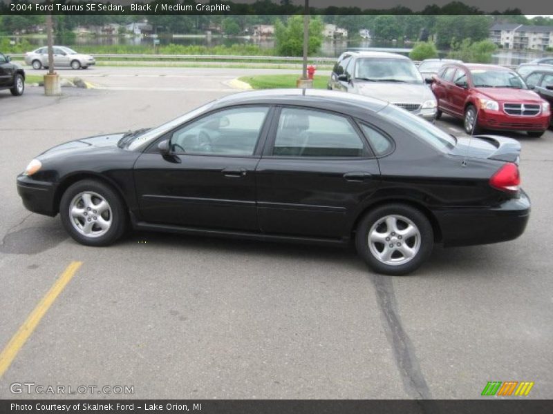 Black / Medium Graphite 2004 Ford Taurus SE Sedan