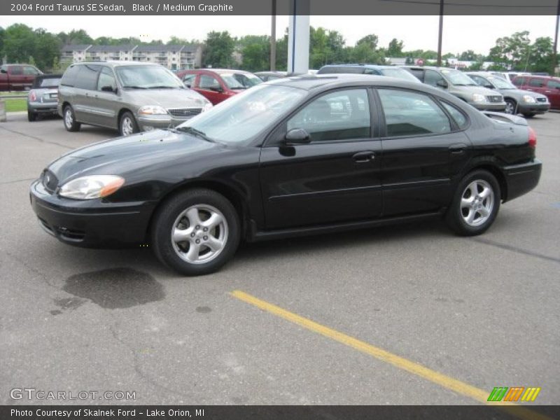 Black / Medium Graphite 2004 Ford Taurus SE Sedan