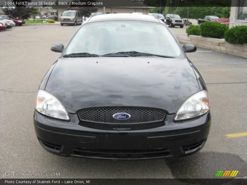Black / Medium Graphite 2004 Ford Taurus SE Sedan