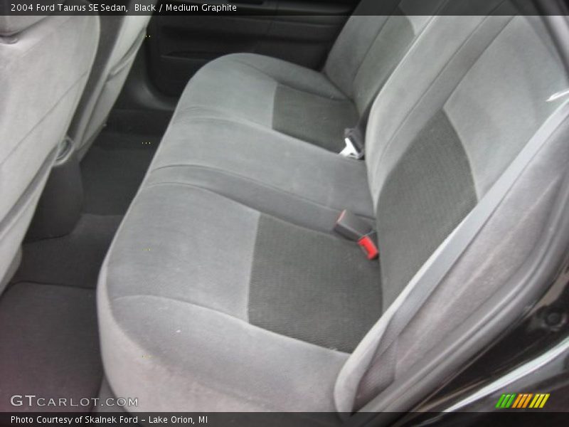 Black / Medium Graphite 2004 Ford Taurus SE Sedan