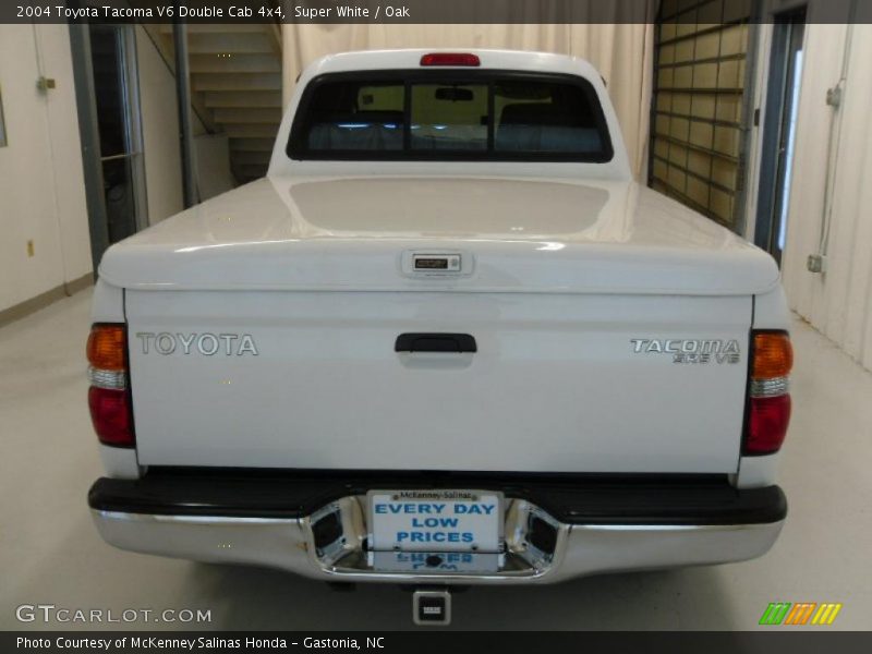 Super White / Oak 2004 Toyota Tacoma V6 Double Cab 4x4