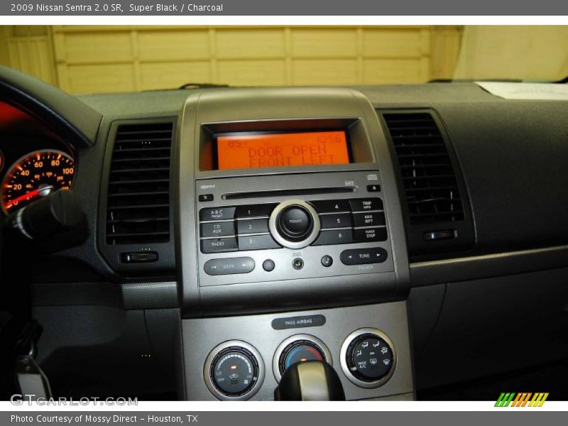 Super Black / Charcoal 2009 Nissan Sentra 2.0 SR