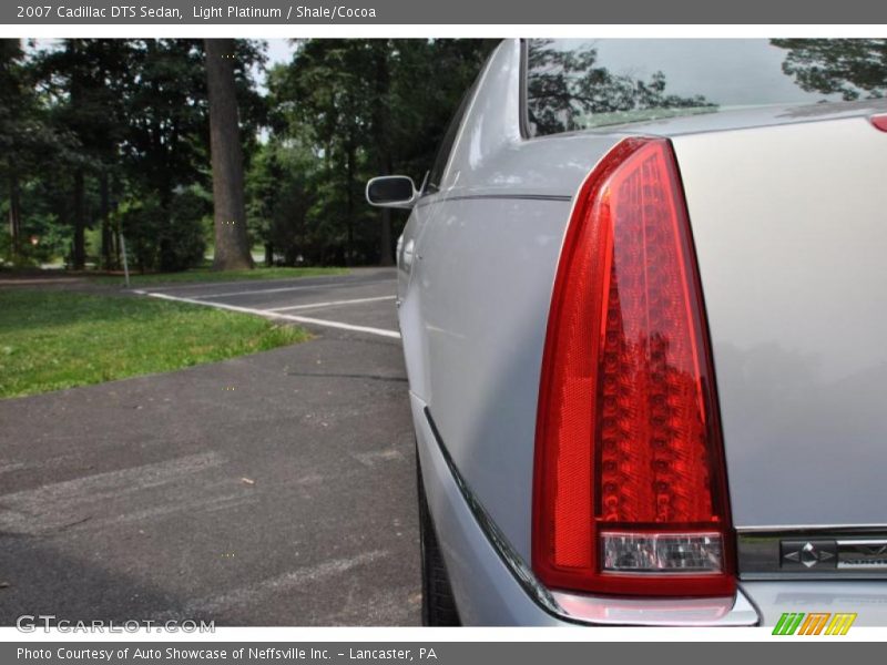 Light Platinum / Shale/Cocoa 2007 Cadillac DTS Sedan