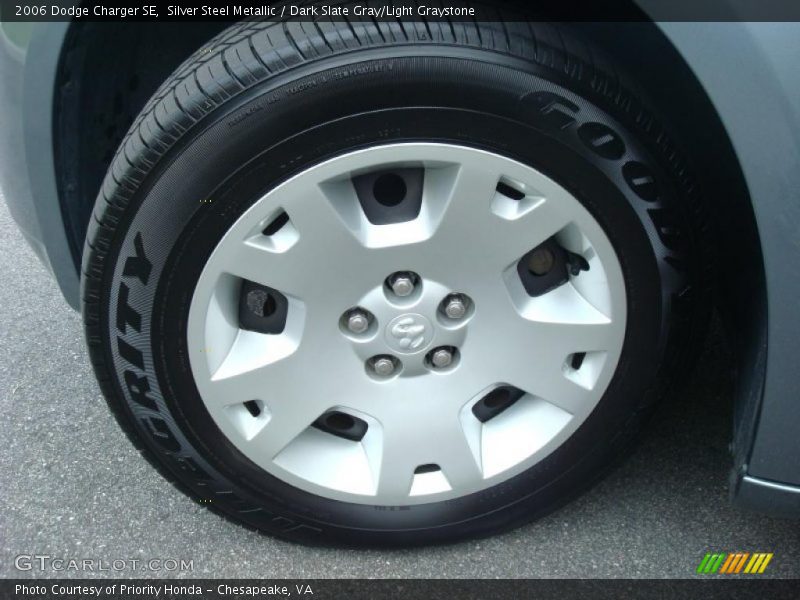 Silver Steel Metallic / Dark Slate Gray/Light Graystone 2006 Dodge Charger SE