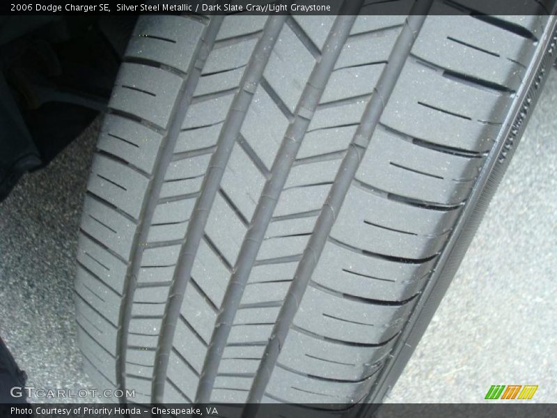 Silver Steel Metallic / Dark Slate Gray/Light Graystone 2006 Dodge Charger SE