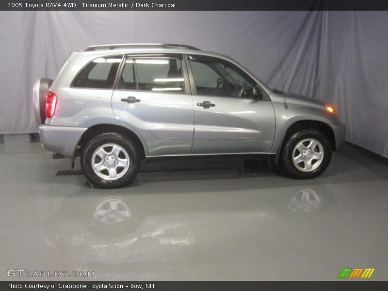 Titanium Metallic / Dark Charcoal 2005 Toyota RAV4 4WD