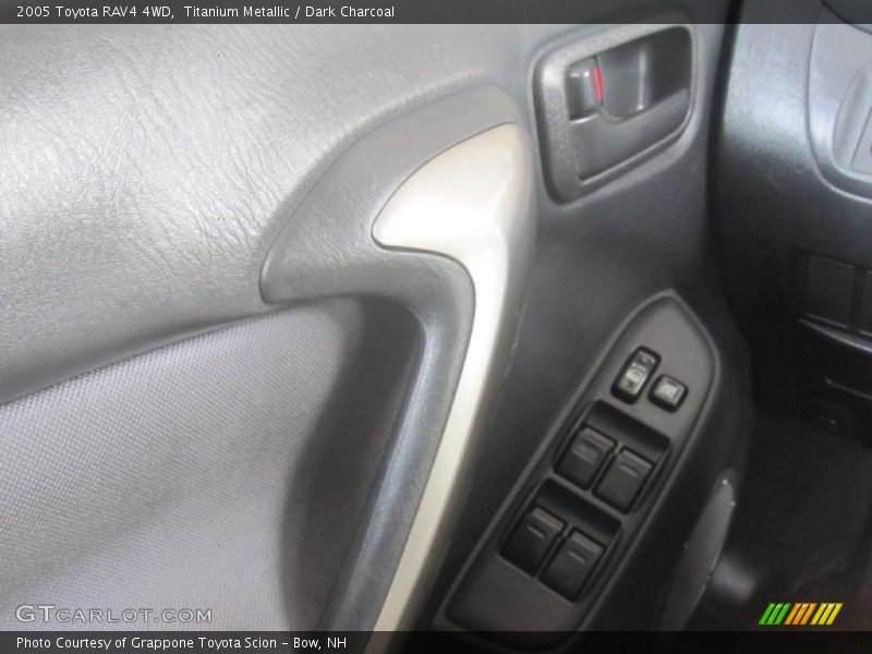 Titanium Metallic / Dark Charcoal 2005 Toyota RAV4 4WD