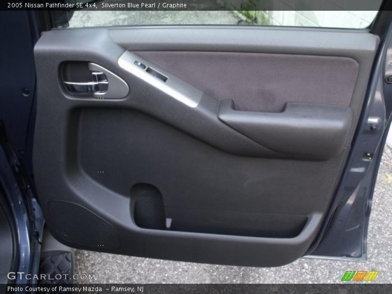 Silverton Blue Pearl / Graphite 2005 Nissan Pathfinder SE 4x4