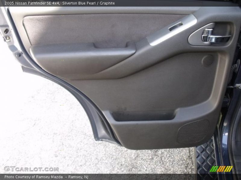 Silverton Blue Pearl / Graphite 2005 Nissan Pathfinder SE 4x4