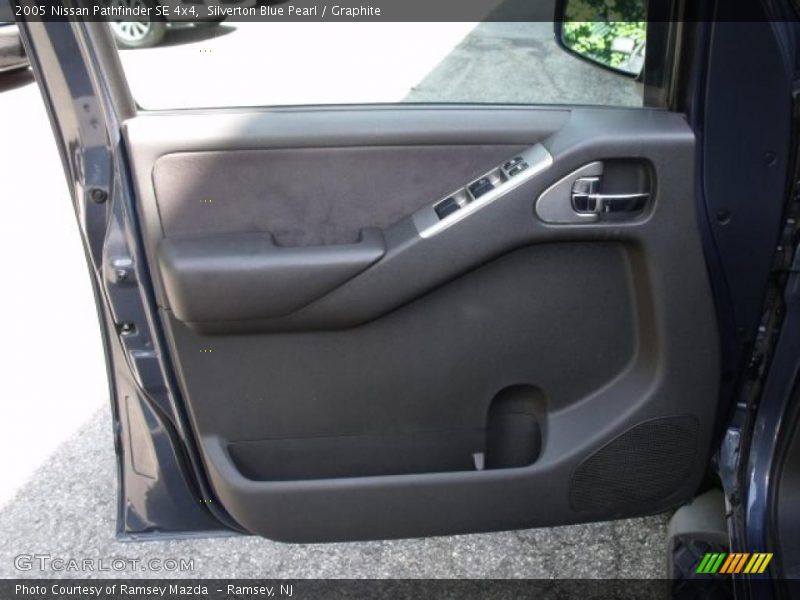 Silverton Blue Pearl / Graphite 2005 Nissan Pathfinder SE 4x4