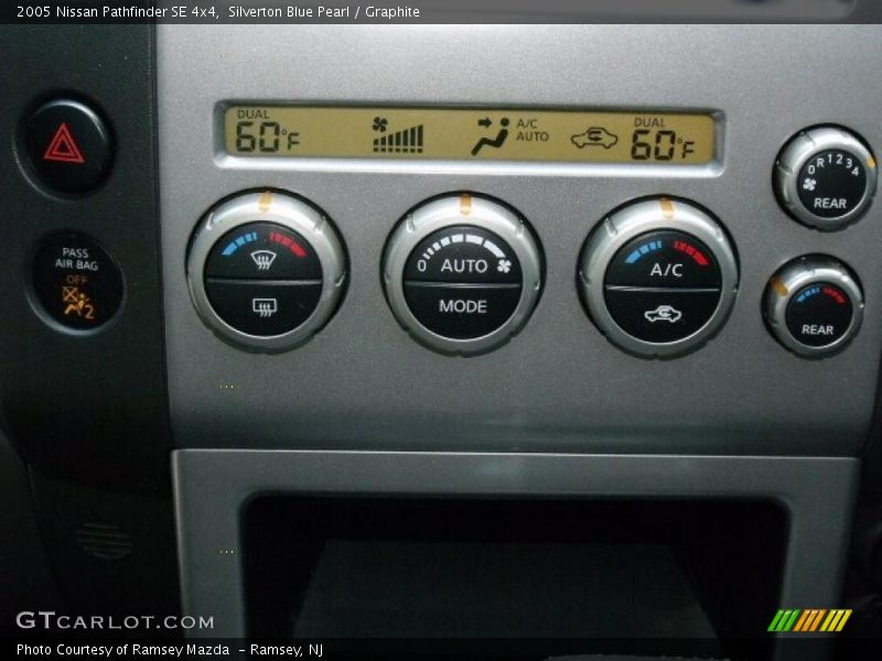 Silverton Blue Pearl / Graphite 2005 Nissan Pathfinder SE 4x4