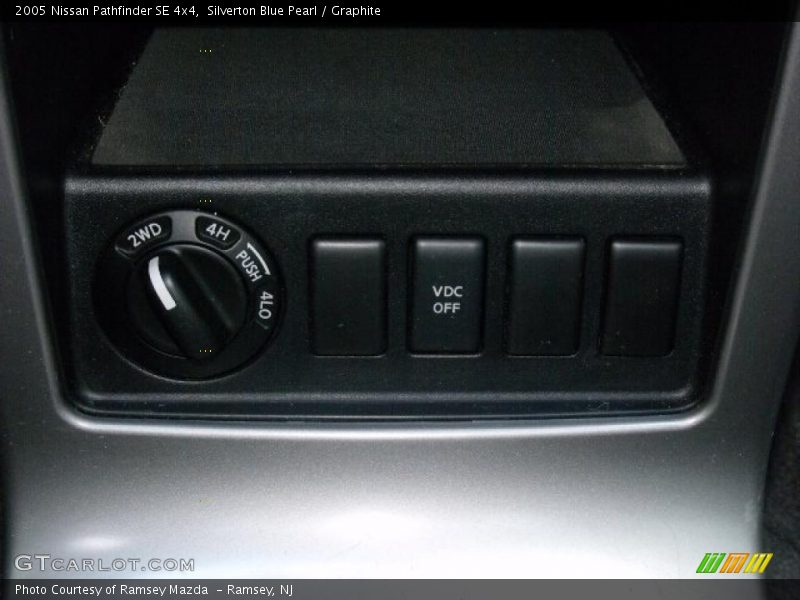 Silverton Blue Pearl / Graphite 2005 Nissan Pathfinder SE 4x4