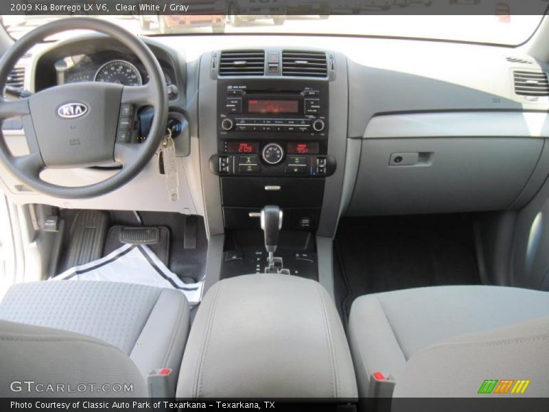 Clear White / Gray 2009 Kia Borrego LX V6