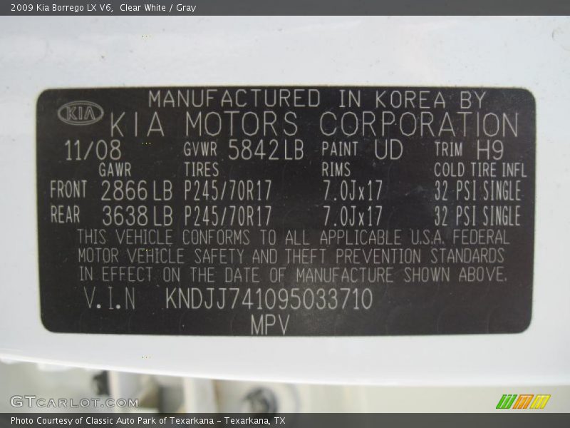 Clear White / Gray 2009 Kia Borrego LX V6