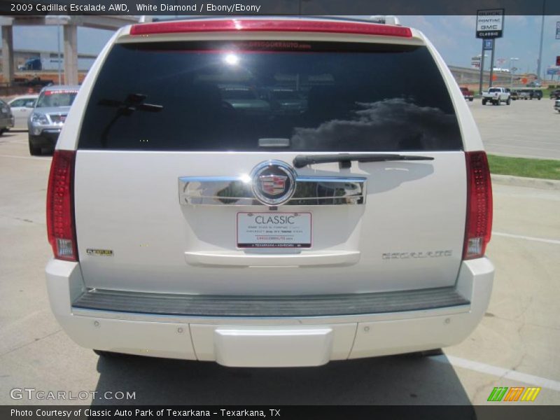 White Diamond / Ebony/Ebony 2009 Cadillac Escalade AWD