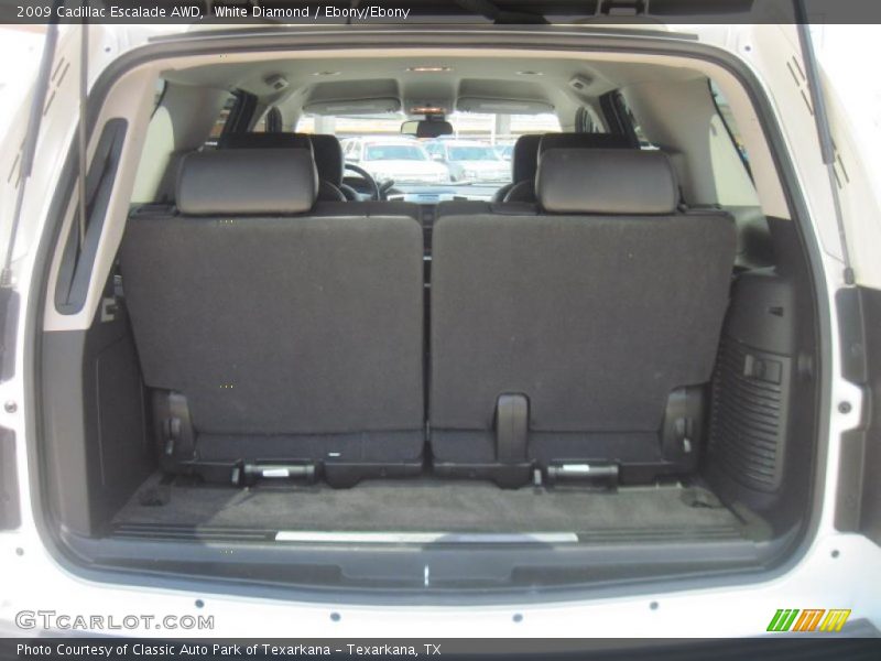 White Diamond / Ebony/Ebony 2009 Cadillac Escalade AWD