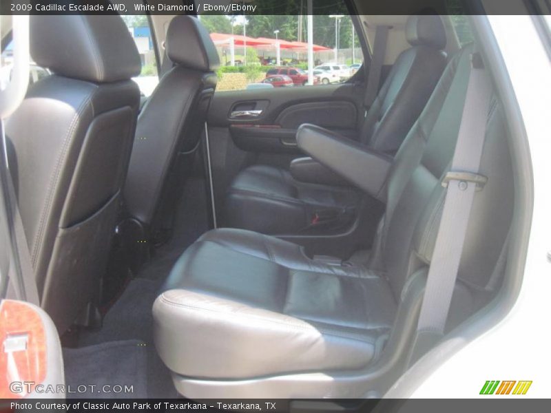 White Diamond / Ebony/Ebony 2009 Cadillac Escalade AWD
