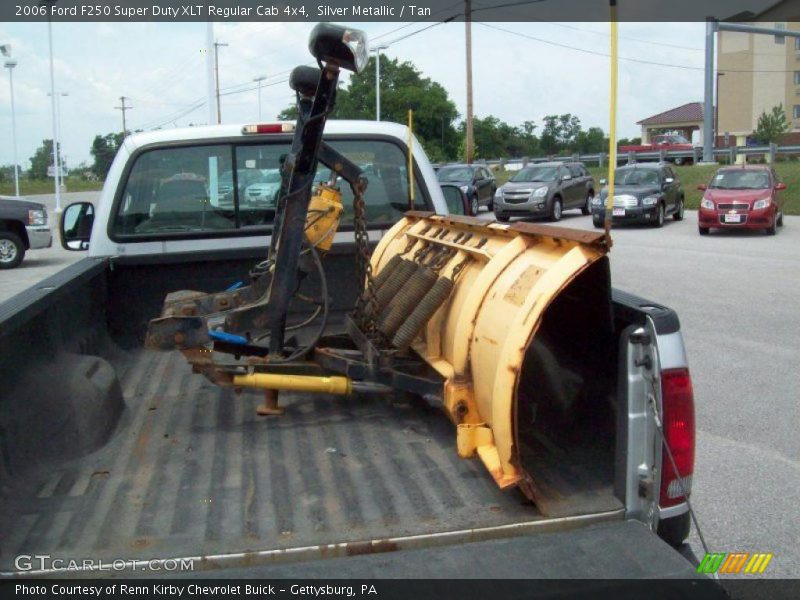 Silver Metallic / Tan 2006 Ford F250 Super Duty XLT Regular Cab 4x4