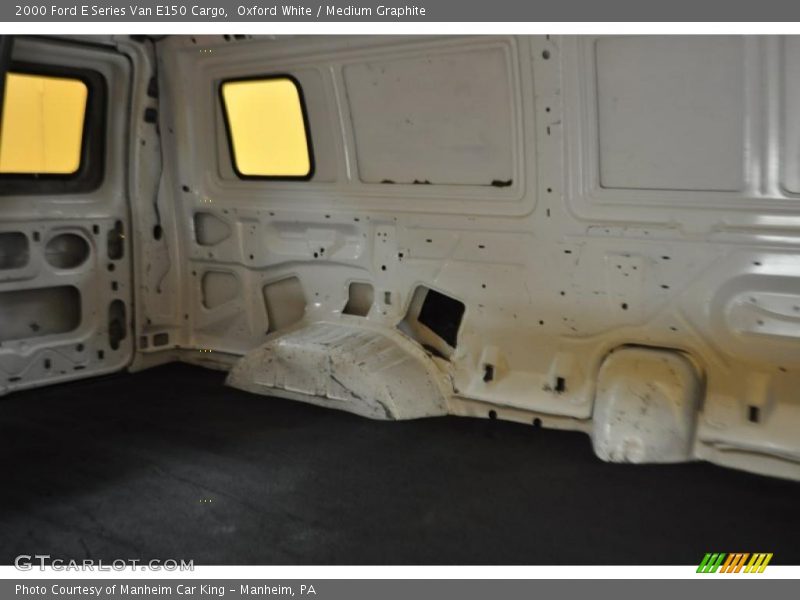 Oxford White / Medium Graphite 2000 Ford E Series Van E150 Cargo